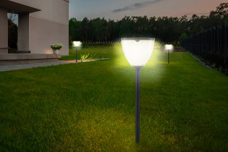 come-illuminare-giardino-e-vialetto-spendendo-poco